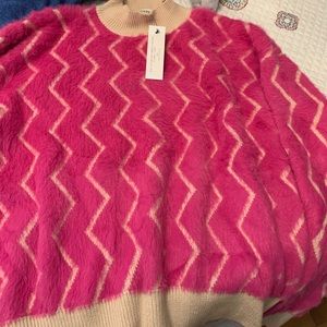 Chevron sweater! Size Large! NWT!